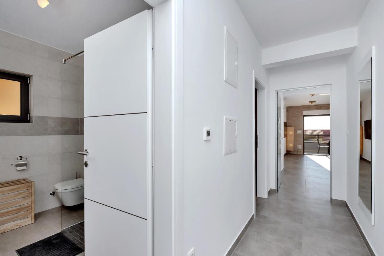 Luxury Apartment Sidro With Free Beach Parking Макарска Екстериор снимка