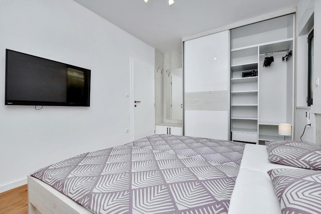 Luxury Apartment Sidro With Free Beach Parking Макарска Екстериор снимка
