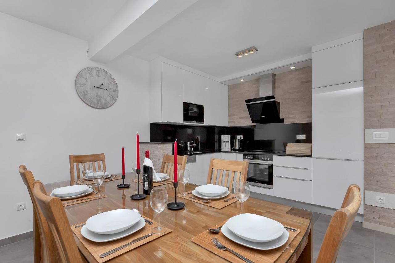 Luxury Apartment Sidro With Free Beach Parking Макарска Екстериор снимка